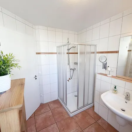 Mr Haus Möwe Ii Whg 05 Rügenglück Mit Balkon Apartment *